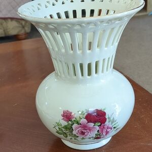 Vintage Formalities Baum Victorian Rose Vase 95
